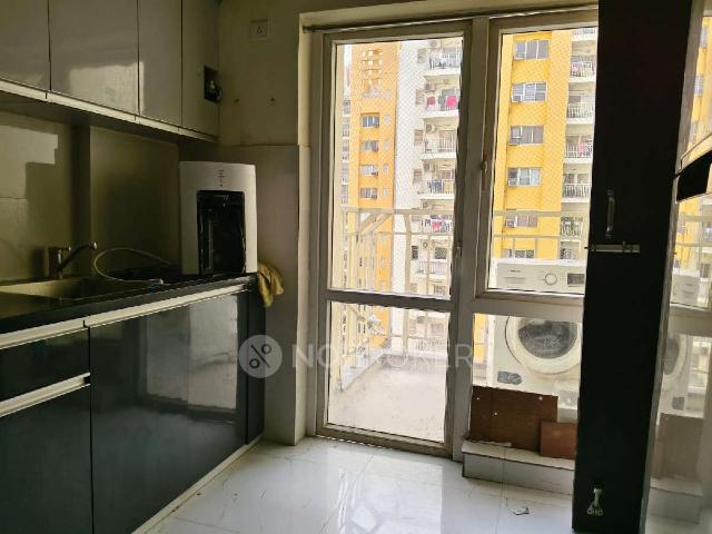 3 BHK Flat In Bptp Park Grandeura for Rent In Sector 82