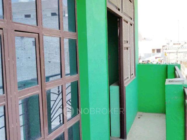 3 BHK Flat In Chauhan Residency, Sector 45 for Re