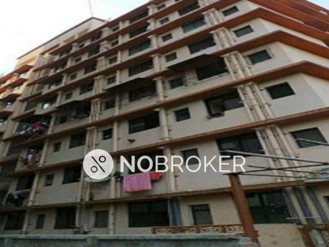 3 BHK Flat In Chawl For Sale In Kandivali East