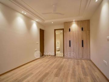 B8 Vasant Kunj, Anuvrat Marg - Parking