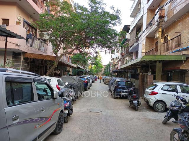3 BHK Flat In Dda Pocket E, Dilshad Garden, New Delhi For Sa