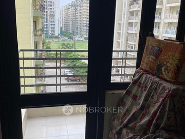 3 BHK Flat In Devika Skypers for Rent In Rajngar Extension