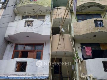 Sainik Farm, Delhi - Garden, Parking, Lift