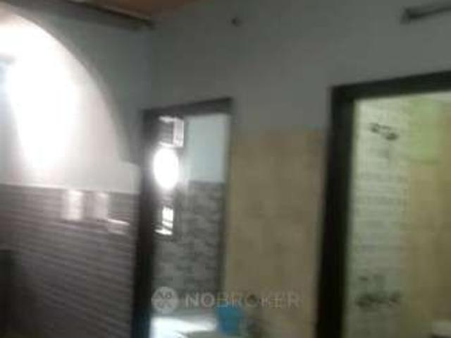 3 BHK Flat In Guru Nanak, utam Nagar for Rent In Kiran Garden, Uttam Nagar