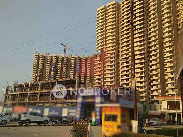 3 BHK Flat In Gaur 14th Avenue For Sale In Gaur City 2