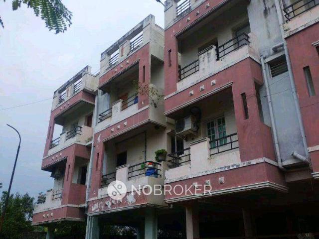3 BHK Flat In Golden Apartment For Sale In Meenambakkam