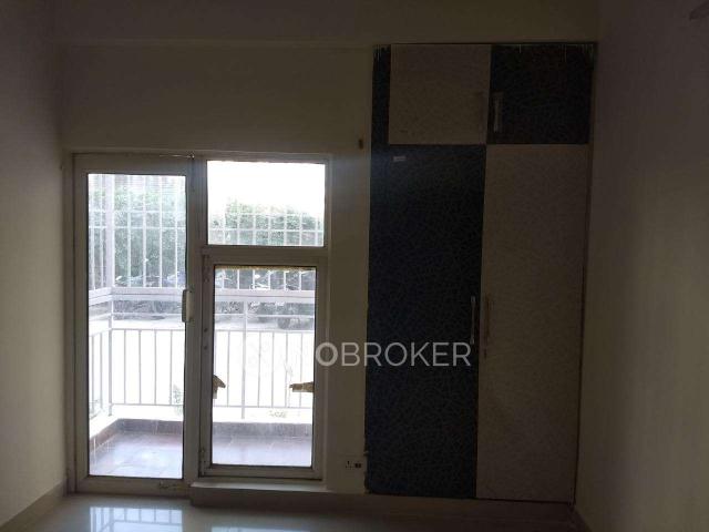 3 BHK Flat In Golf City Apartments for Rent In 8, Golf City Rd