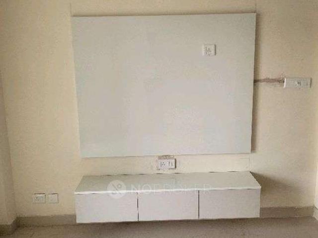 3 BHK Flat In Golf View Apartments for Rent In Golf View Co