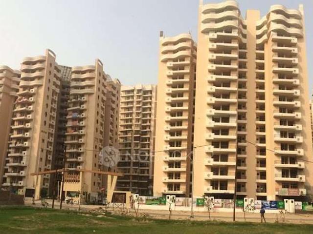 3 BHK Flat In Golf Vista for Rent In Crossings Republik