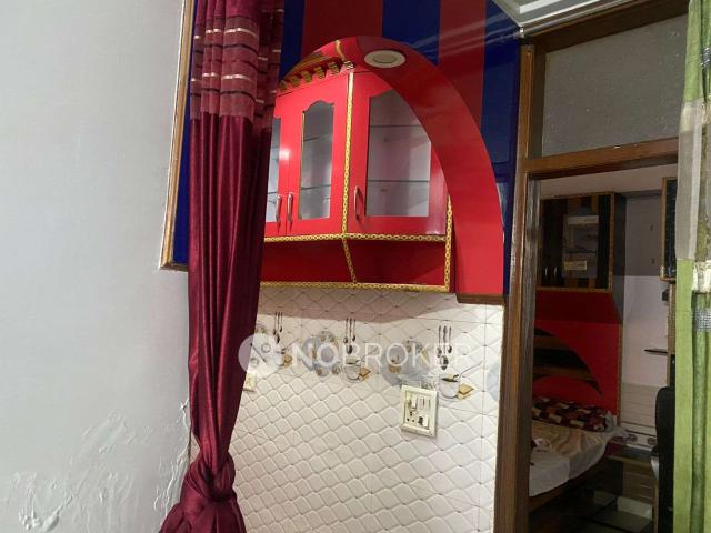3 BHK Flat In Haji Complex For Sale In Okhla