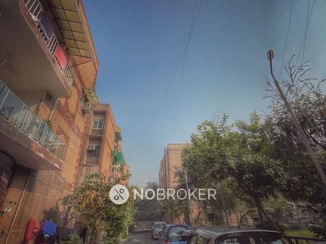 3 BHK Flat In Hig Flats, for Rent In Sector 105