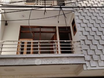 Sainik Farm, Delhi - Balcony, Parking, Lift
