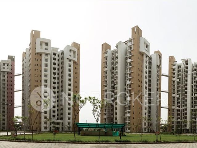 3 BHK Flat In Logix Blossom Greens Noida For Sale In Sector