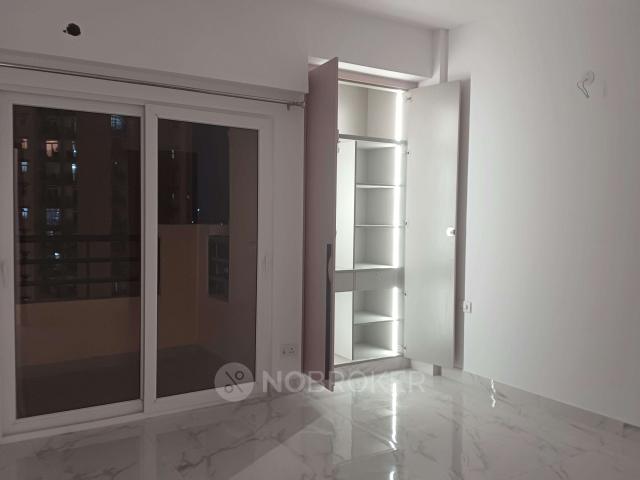 3 BHK Flat In Purvanchal Royal City For Sale In Chi V