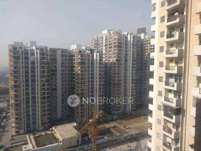 3 BHK Flat In Panchsheel Wellington for Rent In Crossings R