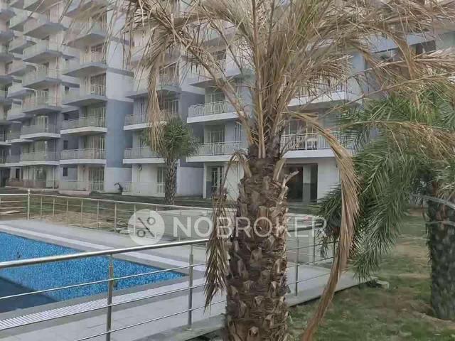 3 BHK Flat In Perfect Zara Aavaas Phase 2, Sector 104 for Re