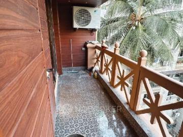 Mumbai, Thane District, Maharashtra - Parking