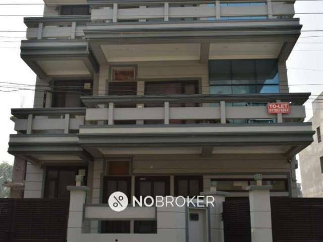 3 BHK Flat In Standalone Building for Rent In Sector 43