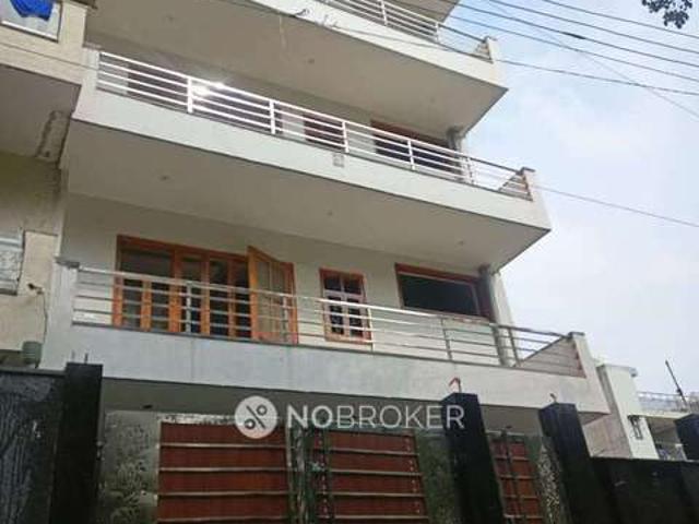 3 BHK Flat In Standalone Building for Rent In Sector 52