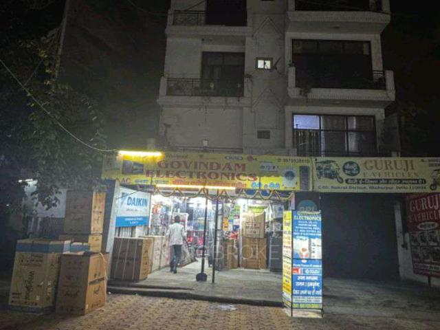 3 BHK Flat In Standalone Building for Rent In Pitampura