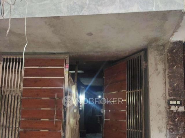 3 BHK Flat In Standalone Building For Sale In Pitampura