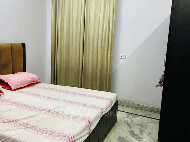 3 BHK Flat In Standlone Building For Sale In Laxmi Nagar