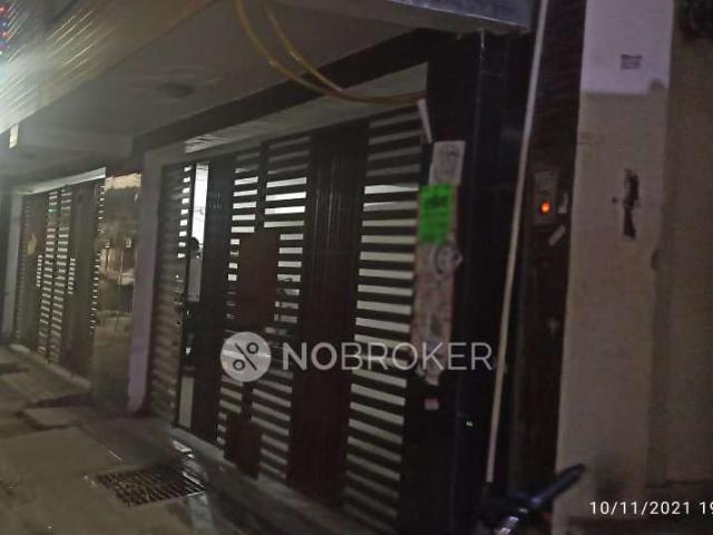 3 BHK Flat In Stnadalone Building For Sale In Vinod Nagar East