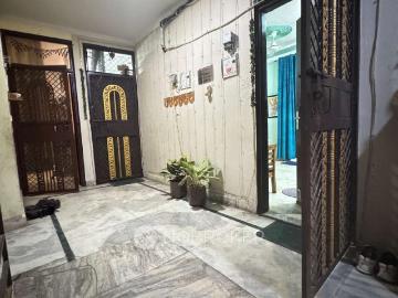 3 BHK Flat In Savitri Apartment For Sale In Savitri Nagar