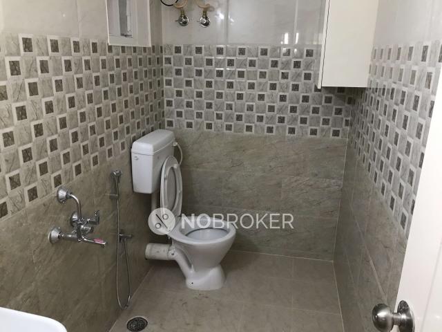 3 BHK Flat In Shanthi Park Apartments, Jp Nagar for Rent In