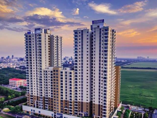3 BHK Flat In Wave City Center Eminence For Sale In Secto