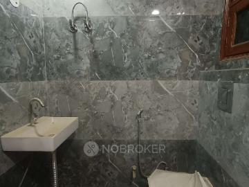 East Delhi, New Delhi, Delhi - Parking