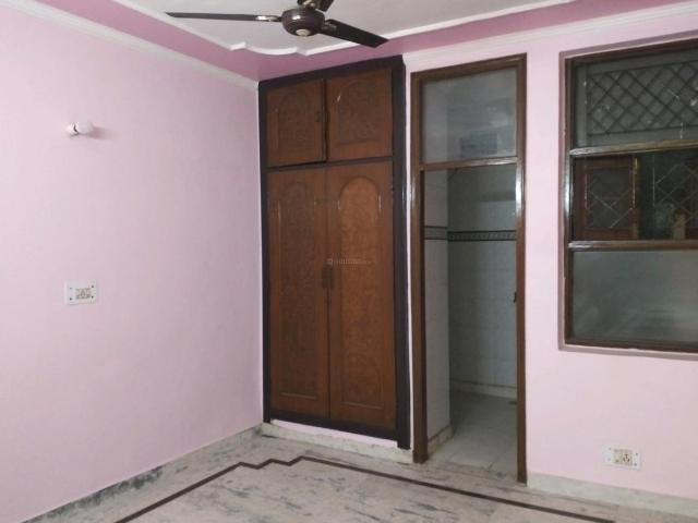 3 BHK Independent Builder Floor in Mukherjee Nagar for rent New Delhi. The reference number is 18848373