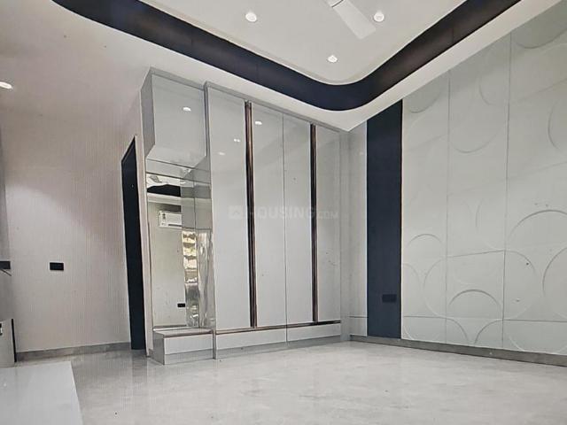 3 BHK Independent Builder Floor in Mukherjee Nagar for rent New Delhi. The reference number is 20905604