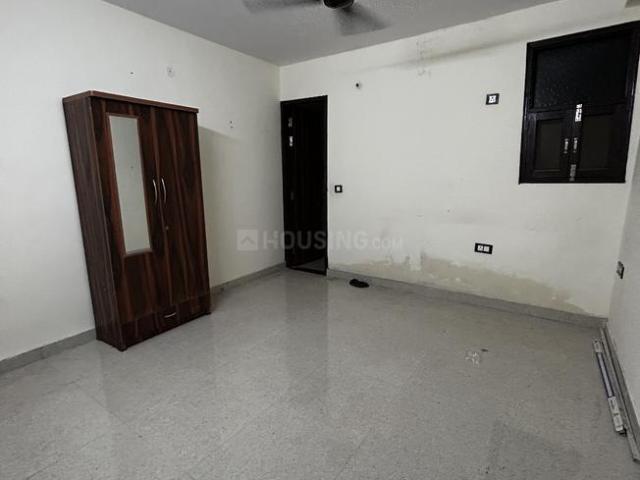 3 BHK Independent Builder Floor in Mukherjee Nagar for rent New Delhi. The reference number is 20036965