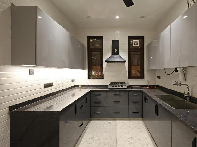 3 BHK Independent Builder Floor in Mukherjee Nagar for rent New Delhi. The reference number is 21332581