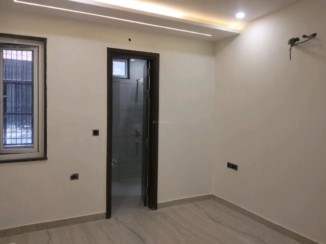 3 BHK Independent Builder Floor in Mukherjee Nagar for resale New Delhi. The reference number is 16274193