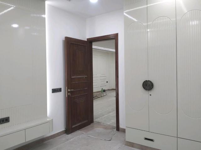 3 BHK Independent Builder Floor in Mukherjee Nagar for resale New Delhi. The reference number is 18244253
