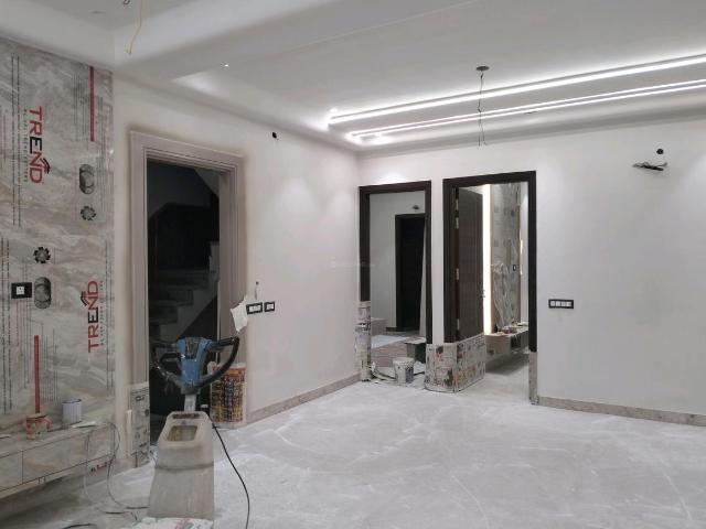 3 BHK Independent Builder Floor in Mukherjee Nagar for resale New Delhi. The reference number is 19779164