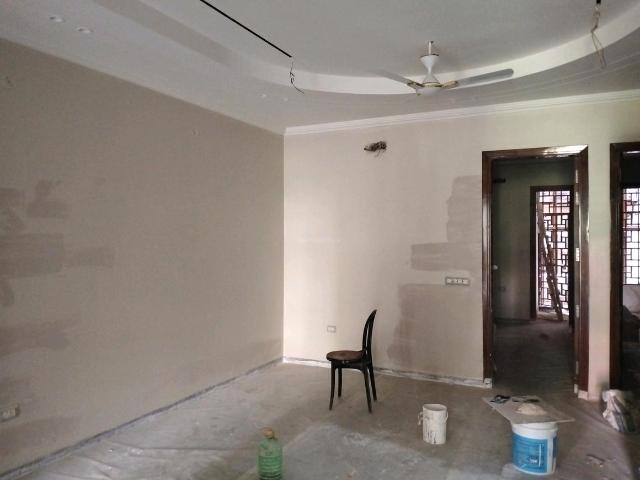 3 BHK Independent Builder Floor in Mukherjee Nagar for resale New Delhi. The reference number is 19802870