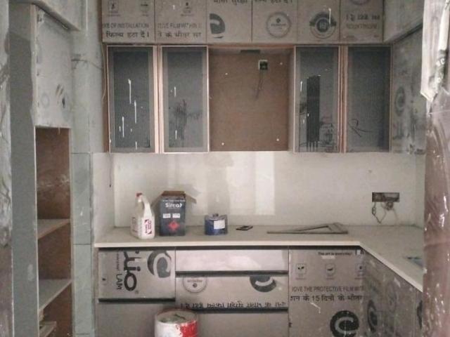 3 BHK Independent Builder Floor in Mukherjee Nagar for resale New Delhi. The reference number is 19802837