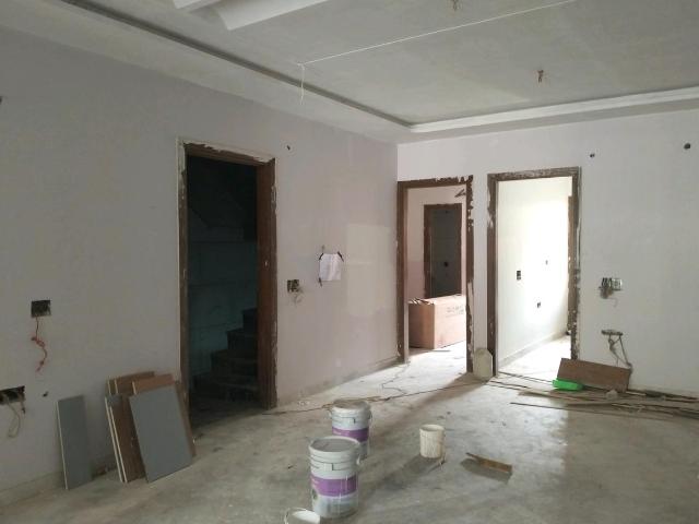 3 BHK Independent Builder Floor in Mukherjee Nagar for resale New Delhi. The reference number is 20567872
