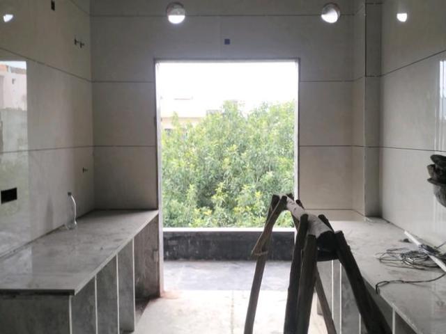 3 BHK Independent Builder Floor in Mukherjee Nagar for resale New Delhi. The reference number is 20775603