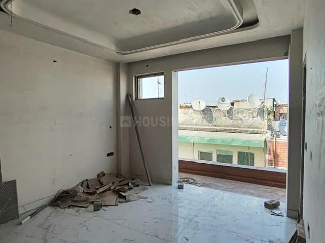 3 BHK Independent Builder Floor in Mahavir Enclave for resale New Delhi. The reference number is 18835065
