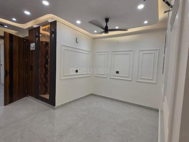 3 BHK Independent Builder Floor in Mahavir Enclave for resale New Delhi. The reference number is 18835929