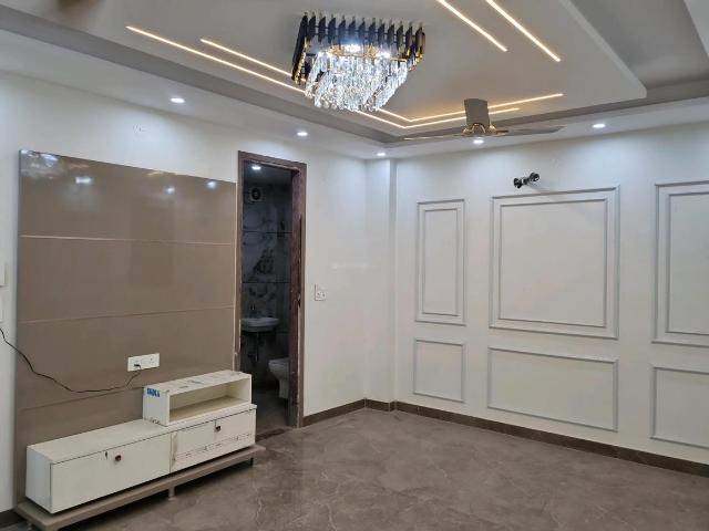 3 BHK Independent Builder Floor in Mahavir Enclave for resale New Delhi. The reference number is 20096490