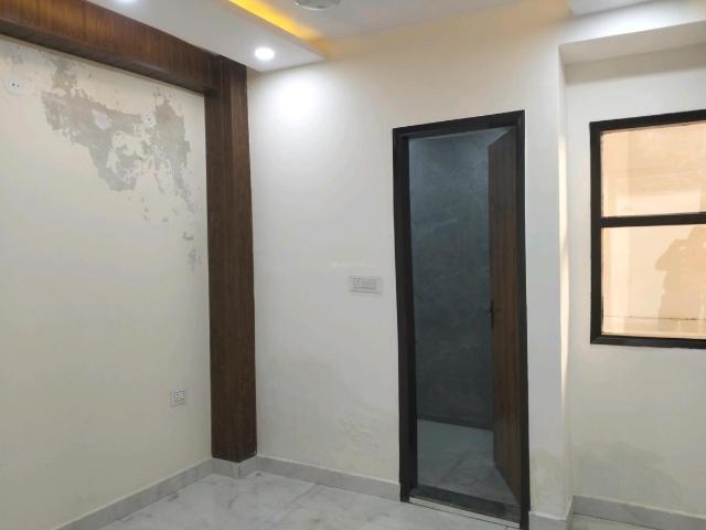 3 BHK Independent Builder Floor in Mahavir Enclave for resale New Delhi. The reference number is 20143579
