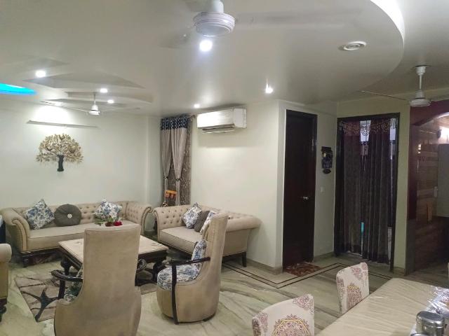 3 BHK Independent Builder Floor in Mahavir Enclave for resale New Delhi. The reference number is 20285760