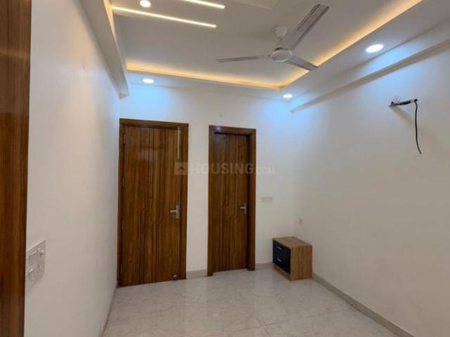 3 BHK Independent Builder Floor in Mahavir Enclave for resale New Delhi. The reference number is 20352400