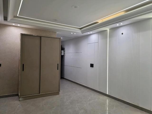 3 BHK Apartment in Mahavir Enclave for resale New Delhi. The reference number is 20854990