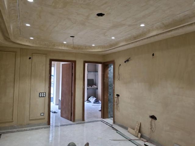 3 BHK Apartment in Mahavir Enclave for resale New Delhi. The reference number is 20956128